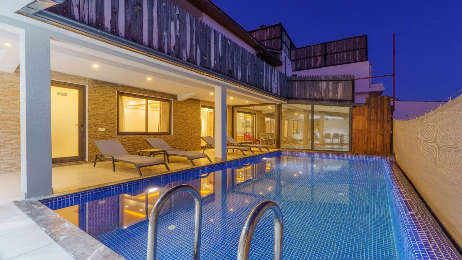Villa Yaz 3 — kapak fotoğrafı