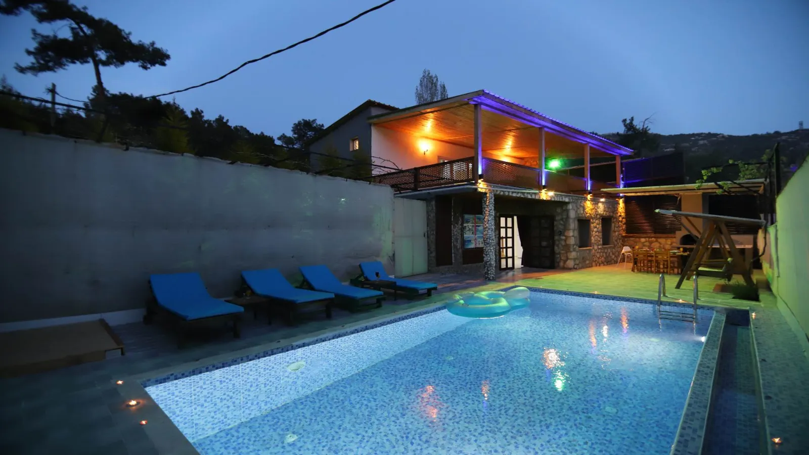 Villa Yelsam — kapak fotoğrafı