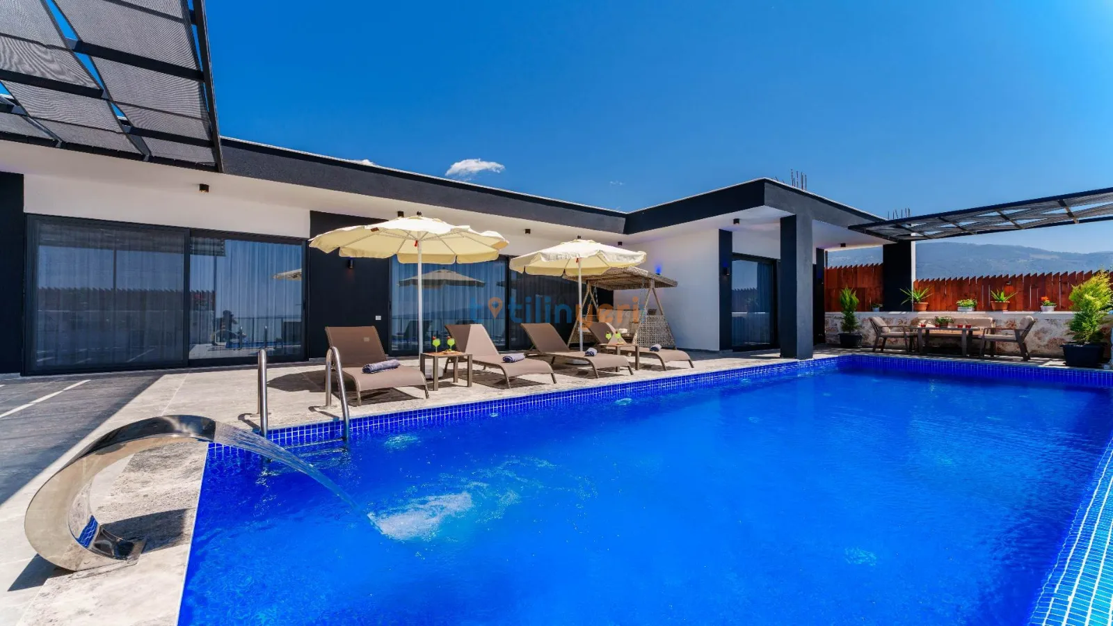 Villa Zirve-Han — kapak fotoğrafı
